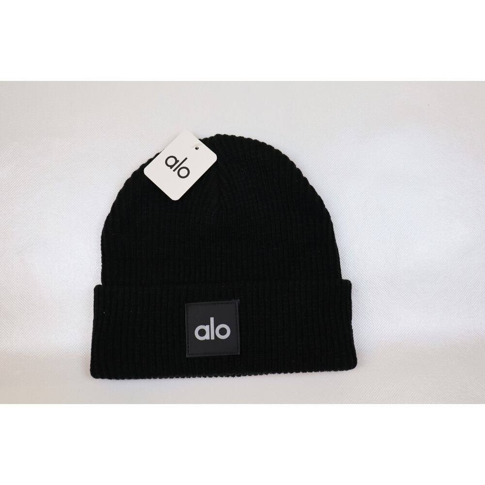 NEW Alo Yoga Everyday Women's Black Ribbed Knit Logo Cuffed Beanie Hat Size OS - Picture 2 of 4